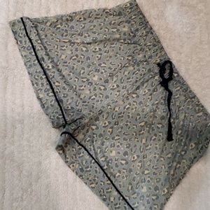 Blue leopard sleep short